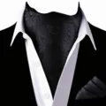 Klassiek zwart paisley ascot stropdas en pocet set, elegant detail voor formele herenkleding. - D2X9115