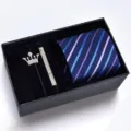 Herren Krawatte Set gestreift mit Krawattenklammer und Krone Brosche in Geschenkbox elegant. - KHVA8006-1A