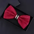 Cravatton papillon formale uomo, fiocco rosso con strass per matrimonio sposo, elegante. - Rosso