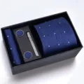 Set de corbata de negocios para hombre con caja regalo, corbata 8cm, pañuelo y gemelos. - Caja de Cartón Hecho a Mano Acanalado Azul Marino