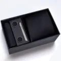 Set de regalo de corbata de negocios negra para hombre, accesorios de 5 piezas con gemelos. - Caja de Cartón Hecho a Mano Textura Fina Negra