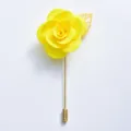 Broche épingle de revers fleur de camélia en tissu jaune pour costume de marié. - Jaune