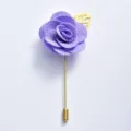 Magnifique broche fleur de camélia en tissu violet avec tige dorée pour costume de marié - Violet