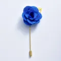 Broche fleur de camélia en tissu bleu avec tige dorée pour costume de mariage de marié - Bleu