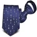 Corbata estrecha con cremallera azul marino con patrón de flechas blancas, corbata slim. - Y6229 (Azul Oscuro Blanco Flecha)