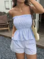 Ensemble chic haut bustier froncé rayé bleu et blanc et short de loisir tendance. - Bleu clair