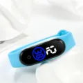 Orologio elettronico LED in silicone blu, design elegante con display chiaro e comodo da indossare. - 23x2 / Celeste