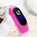 Orologio elettronico LED rosa con cinturino in silicone, display touch minimalista per sport. - 23x2 / rosa scuro
