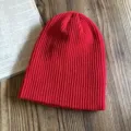 Einfarbige gerippte Strickmütze für Damen und Herren, dicke warme Winter Streetwear Mütze. - M (54-62cm) / Rot