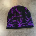 Bonnet en tricot noir et violet avec motif jacquard de branches, parfait pour le streetwear. - M / Noir Violet