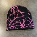 Bonnet en tricot noir avec motif d'eclair rose vif, accessoire de mode streetwear confortable. - M / Noir Rouge Rose