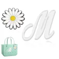 Ensemble d'accessoires de sac de plage EVA avec charm marguerite blanche et lettre M. - M