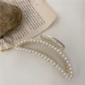 Exquisite Haarklammer aus Goldlegierung mit eleganten Perlen im schicken Halbmond-Design. - Mond Stil (C1.4) / Mondsichel Künstliche Perle