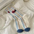 Calcetines a rayas con divertido diseño de gato, ideales para un estilo diario y casual. - Talla única / Rayas Verticales