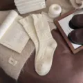 Dicke Vintage Strick-Wollsocken für Damen, gemütliche Winter-Thermo-Slouch-Socken für Stiefel. - Einheitsgröße / Weiß