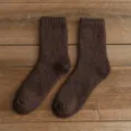 Dicke warme Winter Wollsocken für Herren, bequeme thermische Strick Socken in Dunkelbraun. - Einheitsgröße / Kaffeebraun