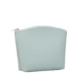 Bolsa cosmetica de cuero PU azul claro, estuche de maquillaje minimalista con cremallera. - Azul claro