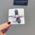 Joli chouchou en tissu à pois bleus avec fleur pour fille et enfant coiffure queue de cheval. - Élastique à Cheveux Fleur Gris Argent