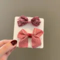 Schattige rode mini strik haarspeldjes set voor baby's, zachte stof volledige clips veilig. - Glitter en Ruitjes Stijl / Karmijnrood