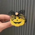 Halloween Kürbis Haarklammer mit schwarzer Spitzen Schleife und Glitzer Design für Kinder. - Spitzen Kürbis Blume Clip (S1-5)