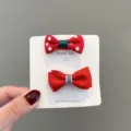 Schattige rode mini strik baby haarspeld variant met zachte stof voor kinderhaar. - Stippen en Effen Stijl / Scharlaken