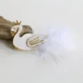 Süße Schwan Haarklammer mit weißen Federn und goldener Krone für Kinder Accessoire. - Reinweißer Schwan