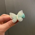 Süße grüne Schmetterling Haarklammer mit Perlen für Mädchen, niedliches Haar-Accessoire Design. - Hellgrün
