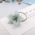 Hellgrüne Mesh 3D Blumen Haargummi, süßes florales Haarseil für Damen und Mädchen Styling. - Hellgrün