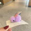 Süße lila Plüsch Kaninchen Haarspange mit Flügeln für Kinder. Schönes Cartoon Haaccessoire. - Violett Haarklammer