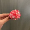 Handgemachte rosa Schleifenblume Haarklammer für Kinder, süßes mehrschichtiges Haaraccessoire. - Fuchsia