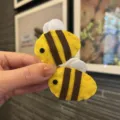 Handgemachte Filz Biene Haarklammern für Kinder süße gelbebraune Haaraccessoires Mädchen. - Fuchsia Paar