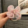 Chouchou élastique nœud papillon en mousseline florale rose, accessoire pour filles. - Rose