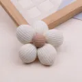 DIY Stoffblume Zubehör Brosche gestrickte weiße Blüte süßer handgemachter Anhänger für Taschen. - Halbfertig / Weiß