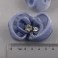 Blaue Organza Stoffblume DIY Handwerk Zubehör mit Strass und Blatt Dekoration. - Wolkengarn Blume (E3-6) / Halbfertig / Hellkönigsblau