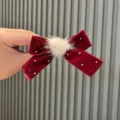 Molla per capelli con fiocco in velluto bordeaux con pon pon bianco e strass per bambine. - Molletta per capelli / Rosso