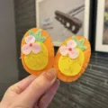 Süße handgefertigte Filz Ananas Haarklammern für Kinder, schöne Frucht Design Haarschmuck. - Magenta Paar