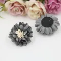 Graue Stoffblumen DIY Zubehör für Haarschmuck, Handyhüllen und kreative Bekleidungsdekoration. - Gänseblümchen Halbzeug (B1-5) / Dunkelgrau