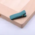 Gruene stoffummantelte Entenschnabel Haarklammer, handgemachtes Haaraccessoire 3.5cm - 3.5cm Vollumhüllt / Kieferngrün