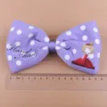 Lila gepunkteter Schleifen Haarschmuck mit süßem Mädchenmotiv für DIY Handarbeiten und Basteln. - Violett Polka Dot Bogen Material (T1-2)