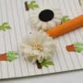 Weißer DIY Stoff Blumen Zubehör, handgemachte Dekorationen für Handyhüllen und Haarschmuck. - Gänseblümchen Halbzeug (B1-5) / Beige