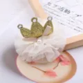 Fermaglio per capelli a corona in tulle per bambini, corona glitterata con perla. - Oro Colorato (Semilavorato)