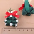 Weihnachtsbaum Haarklammer handgemachte DIY Festtags Haarschmuck mit Perlen und Stern. - Weihnachtsbaum Patch / Dunkelgrün