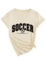Détail de t-shirt beige à col V et manches courtes avec imprimé soccer mom stylé. - S / Hauts / Sable