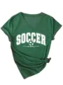 T-shirt femme col V manches courtes vert avec imprimé graphique soccer mom et nœud. - S / Hauts / Vert Vintage