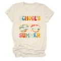 Detail van het beige t-shirt met retro zomertypografie en een zonnebrilgrafiek. - S / Tops / Zandkleur