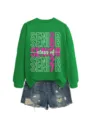Detailansicht des grünen Senior 2027 Sweatshirts kombiniert mit Jeansshorts. - S / Oberteile / Grasgrün (Weiße Grafik)