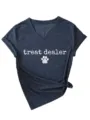 T-shirt décontracté pour femme à col en V et manches courtes avec imprimé mignon et nœud stylé. - S / Hauts / Bleu Marine (Motif Blanc)