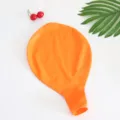 Orange 36 Zoll flacher Latexballon Variante für Partydekoration und fröhliche Feste. - Orange