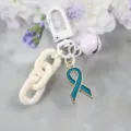 Chique turquoise lint sleutelhanger met witte grove ketting en bel, stijlvol mode-accessoire. - Stijl 3