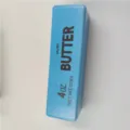 Detailansicht eines blauen Butter-Stressspielzeugs mit langsamem Rückstoß zur Entspannung - Kleiner Blauer Stil